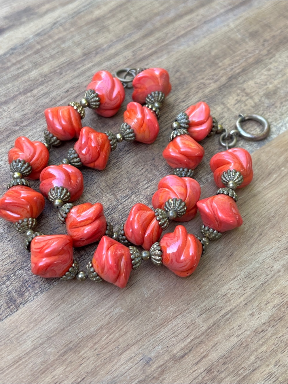 Vintage orange & red glass swirl double strand bracelet - Picture 9 of 11
